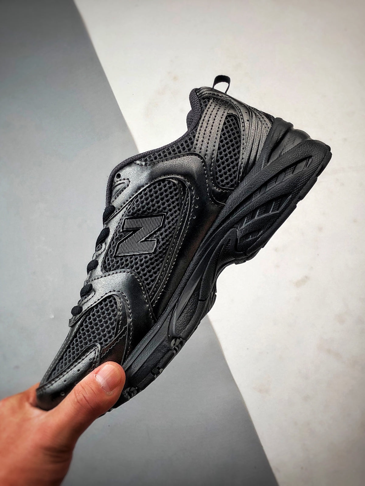 New Balance 530 Black & Silver Sneakers