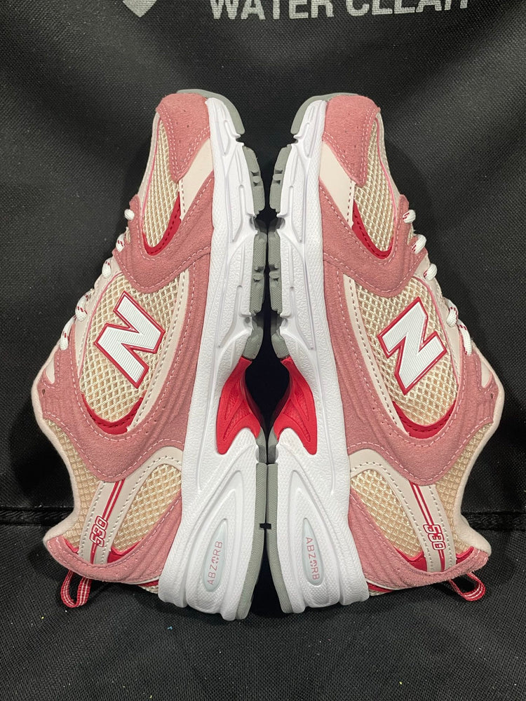 New Balance 530 White & Pink Sneakers