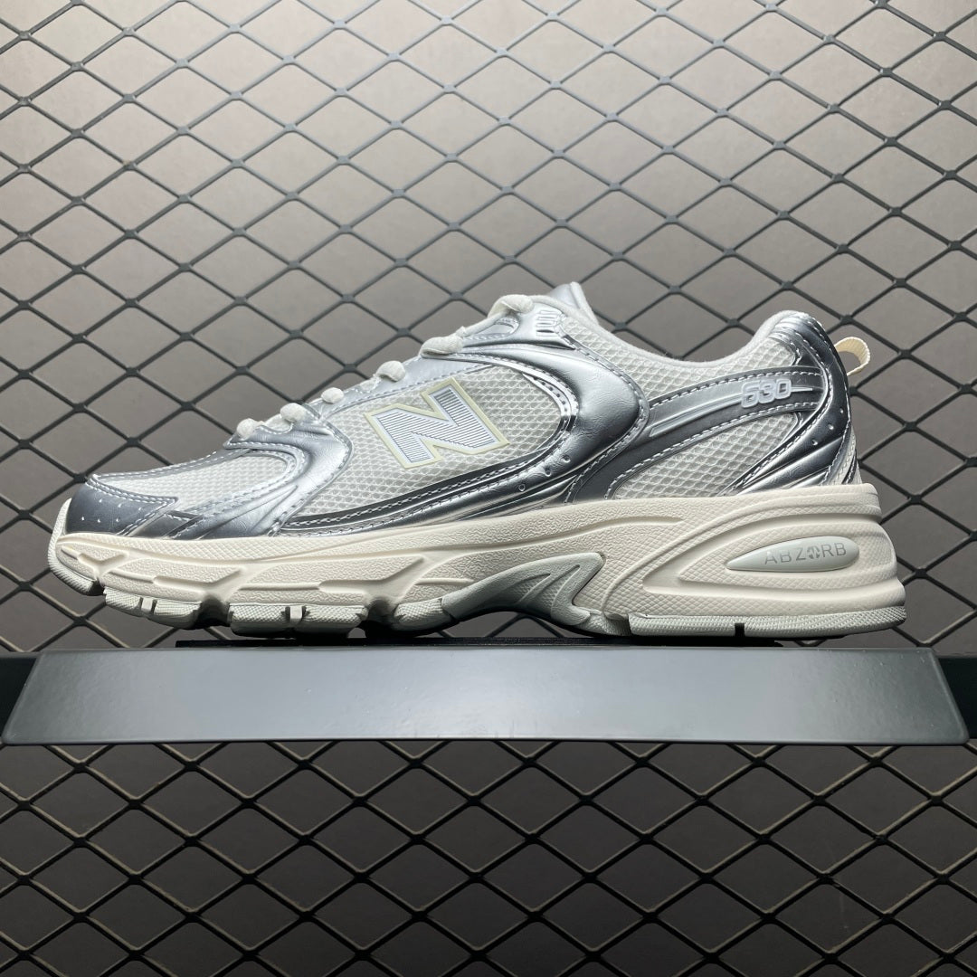 New Balance 530 Silver & Cream Sneakers