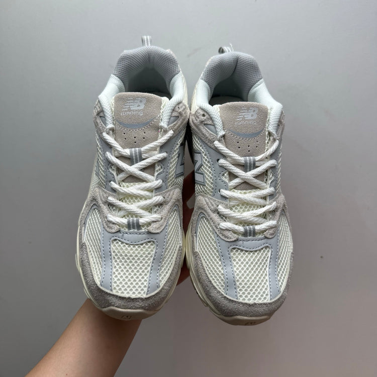 New Balance 530 Grey & Silver Sneakers