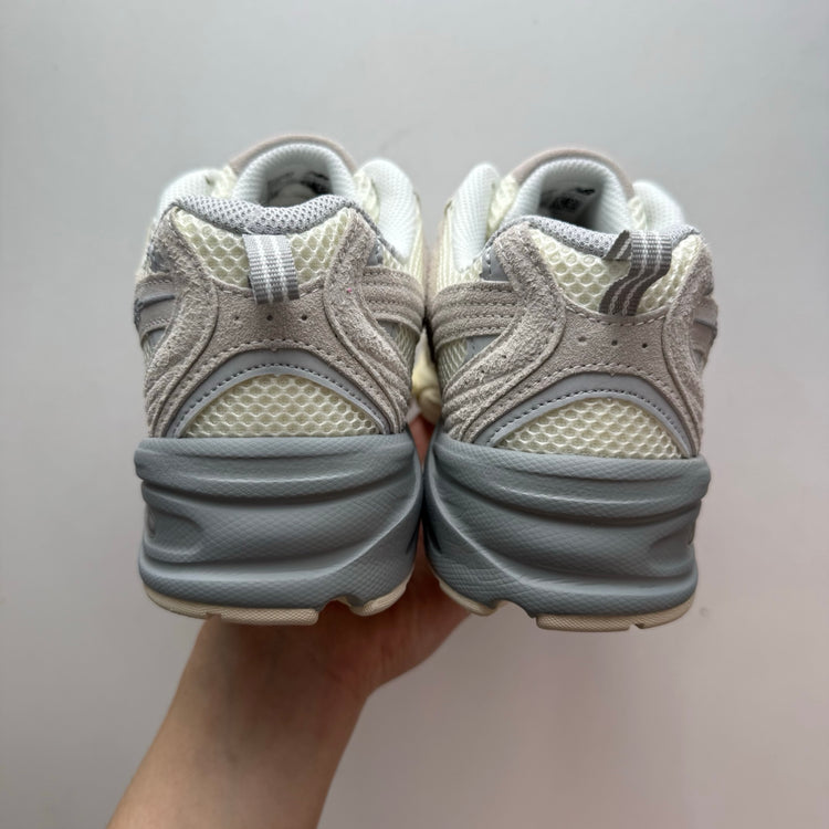 New Balance 530 Grey & Silver Sneakers