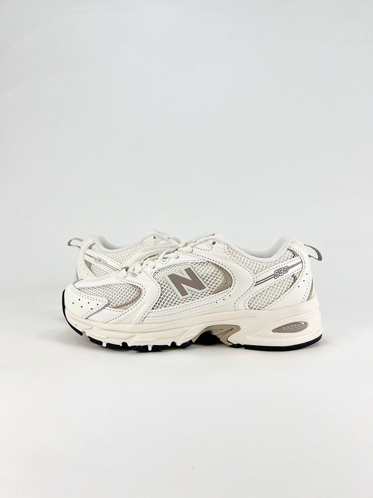 New Balance 530 Cream & Grey Sneakers