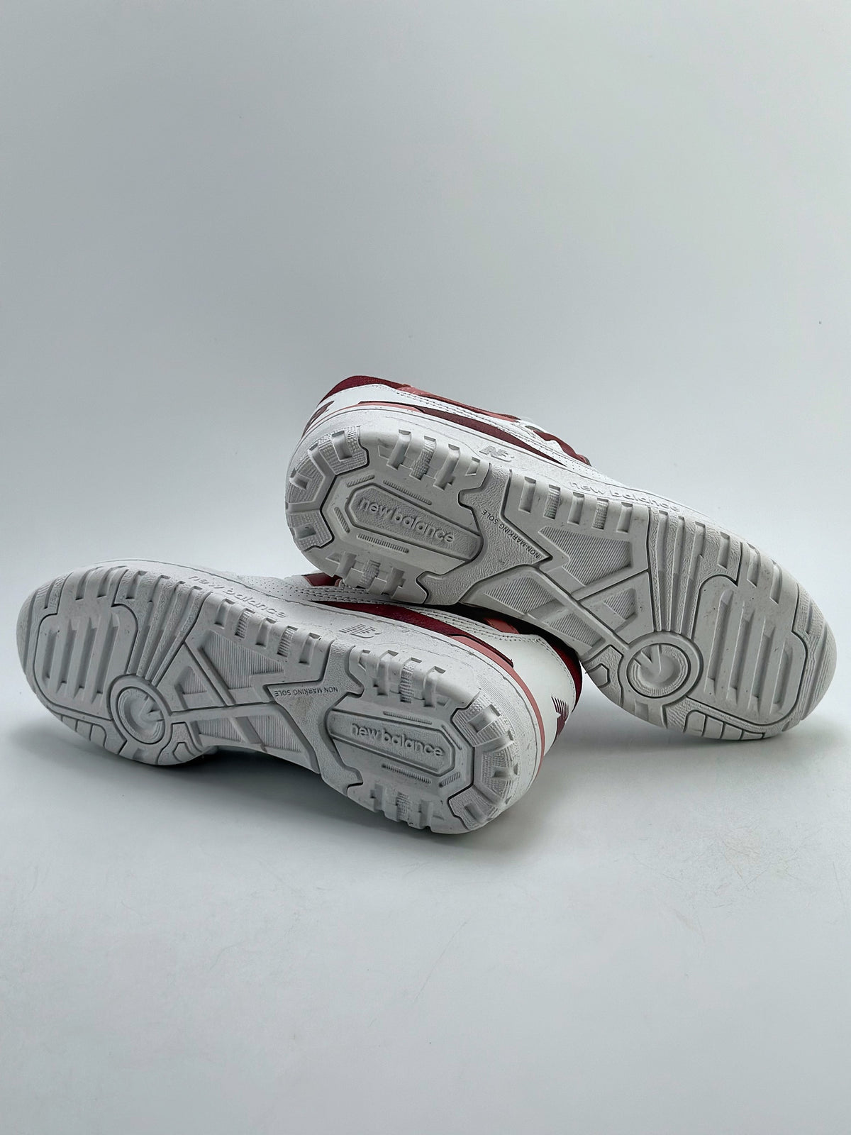 New Balance 550 in White & Burgundy – Retro Low-Top Court-Inspired Casual Sneakers
