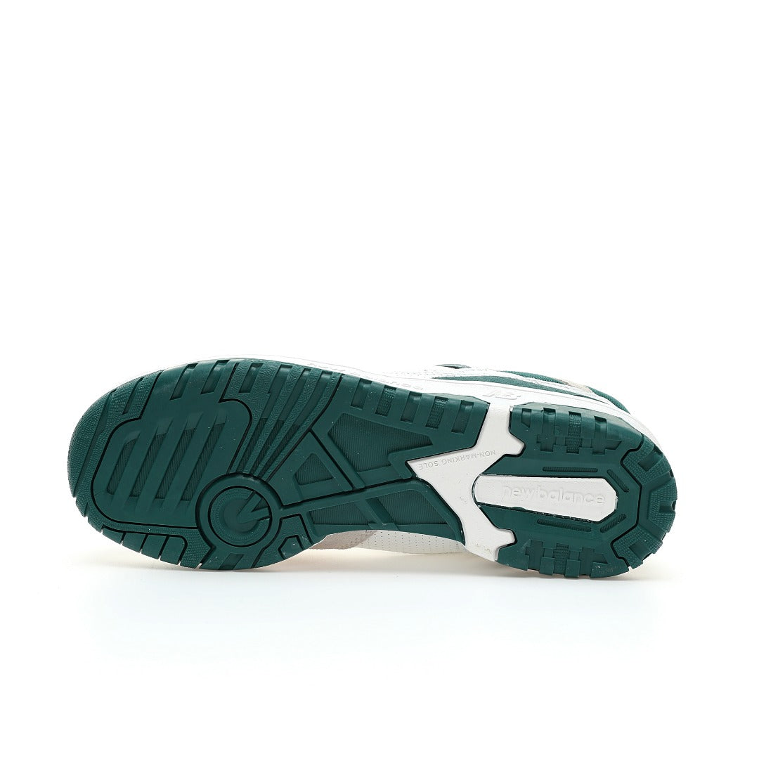 New Balance 550 in White, Grey & Deep Green – Retro Low-Top Court-Inspired Casual Sneakers