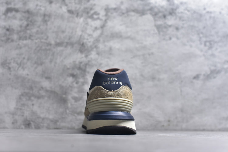 New Balance 574 in Olive & Navy – Retro Low-Top Lifestyle Sneakers