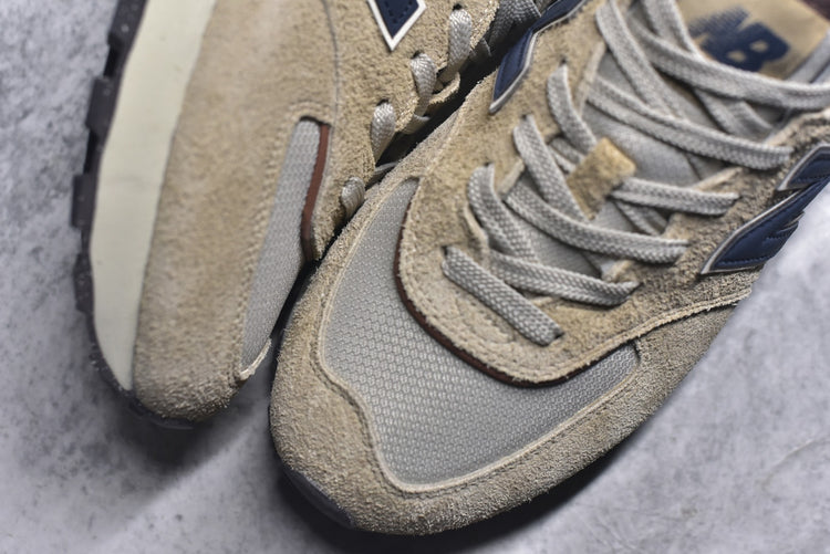 New Balance 574 in Olive & Navy – Retro Low-Top Lifestyle Sneakers