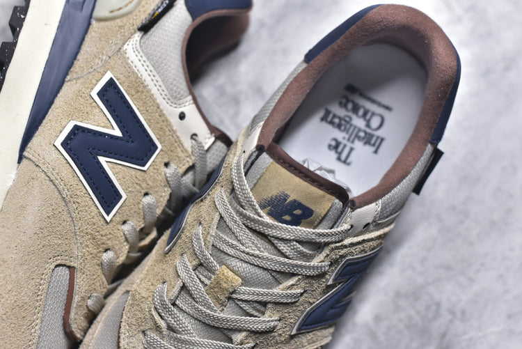 New Balance 574 in Olive & Navy – Retro Low-Top Lifestyle Sneakers