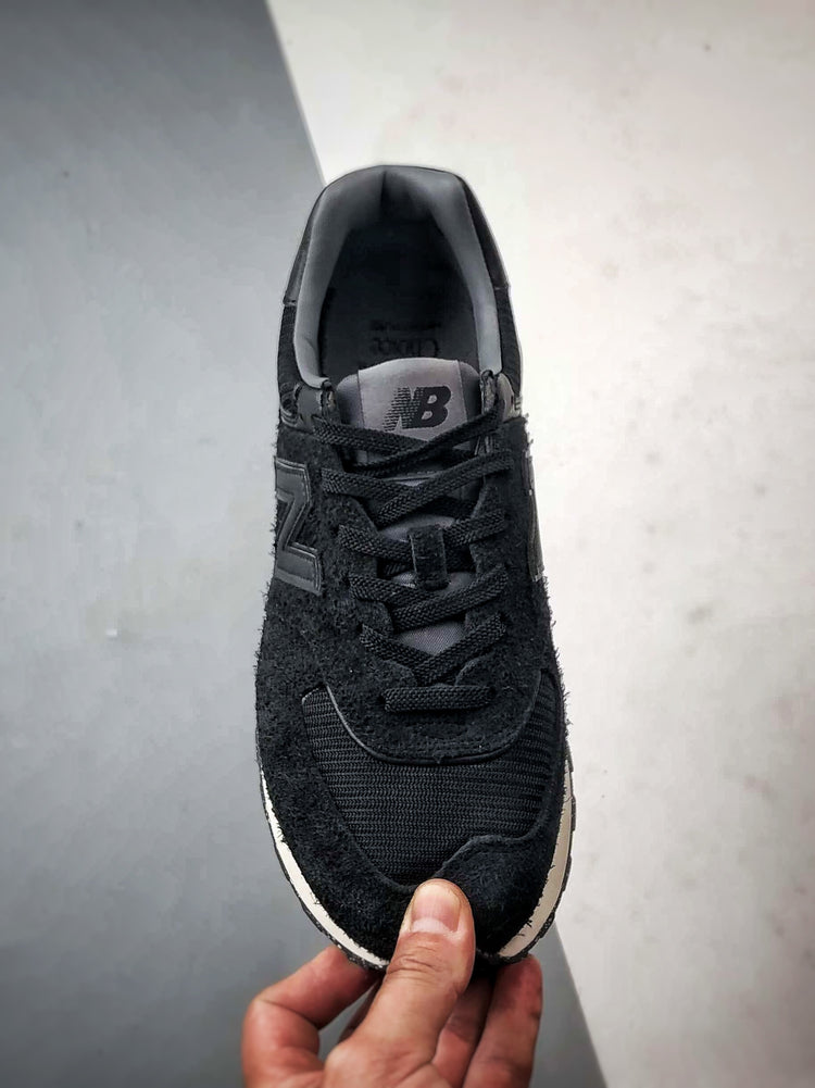 New Balance 574 in Black & Cream – Retro Low-Top Lifestyle Sneakers