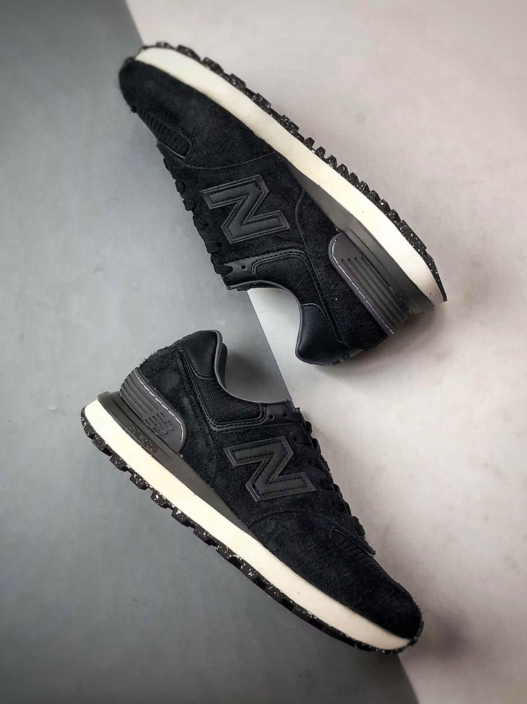 New Balance 574 in Black & Cream – Retro Low-Top Lifestyle Sneakers
