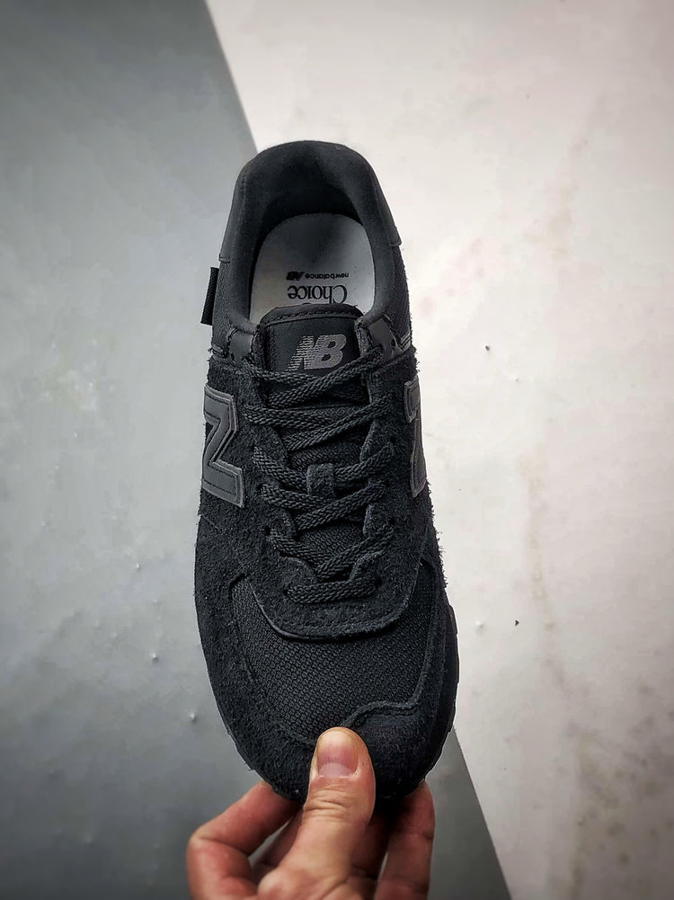 New Balance 574 in All Black – Retro Low-Top Lifestyle Sneakers