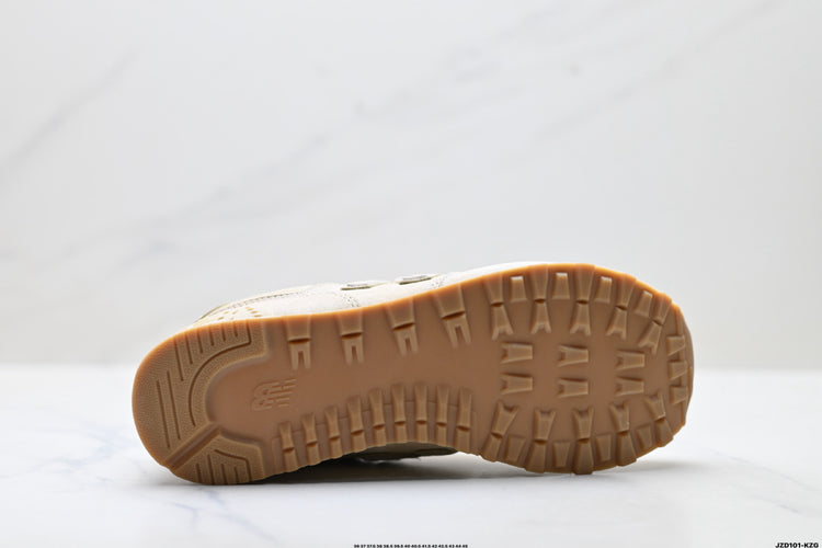 New Balance 574 in Beige & Cream – Retro Low-Top Lifestyle Sneakers