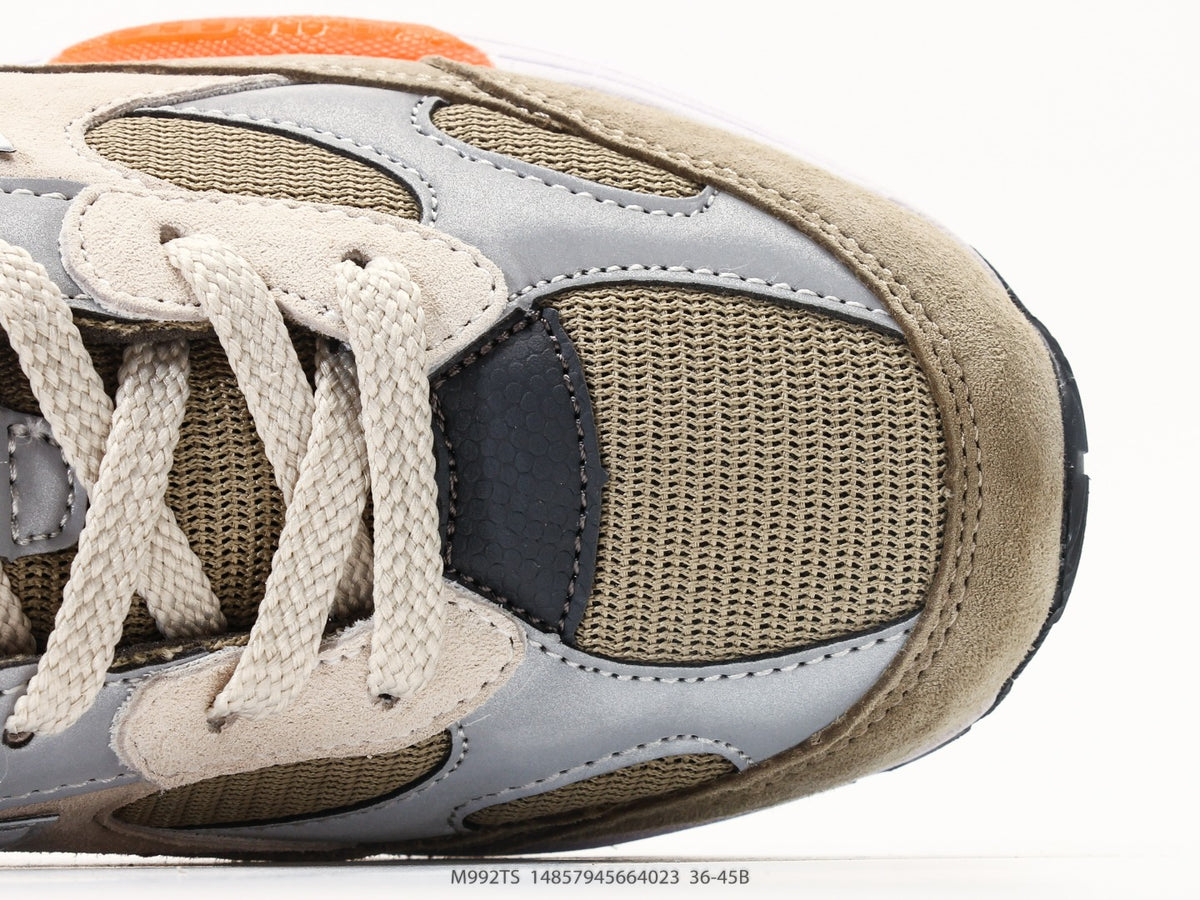 New Balance 992 in Taupe & Grey – Retro Running-Inspired Low-Top Sneakers for Casual Streetwear