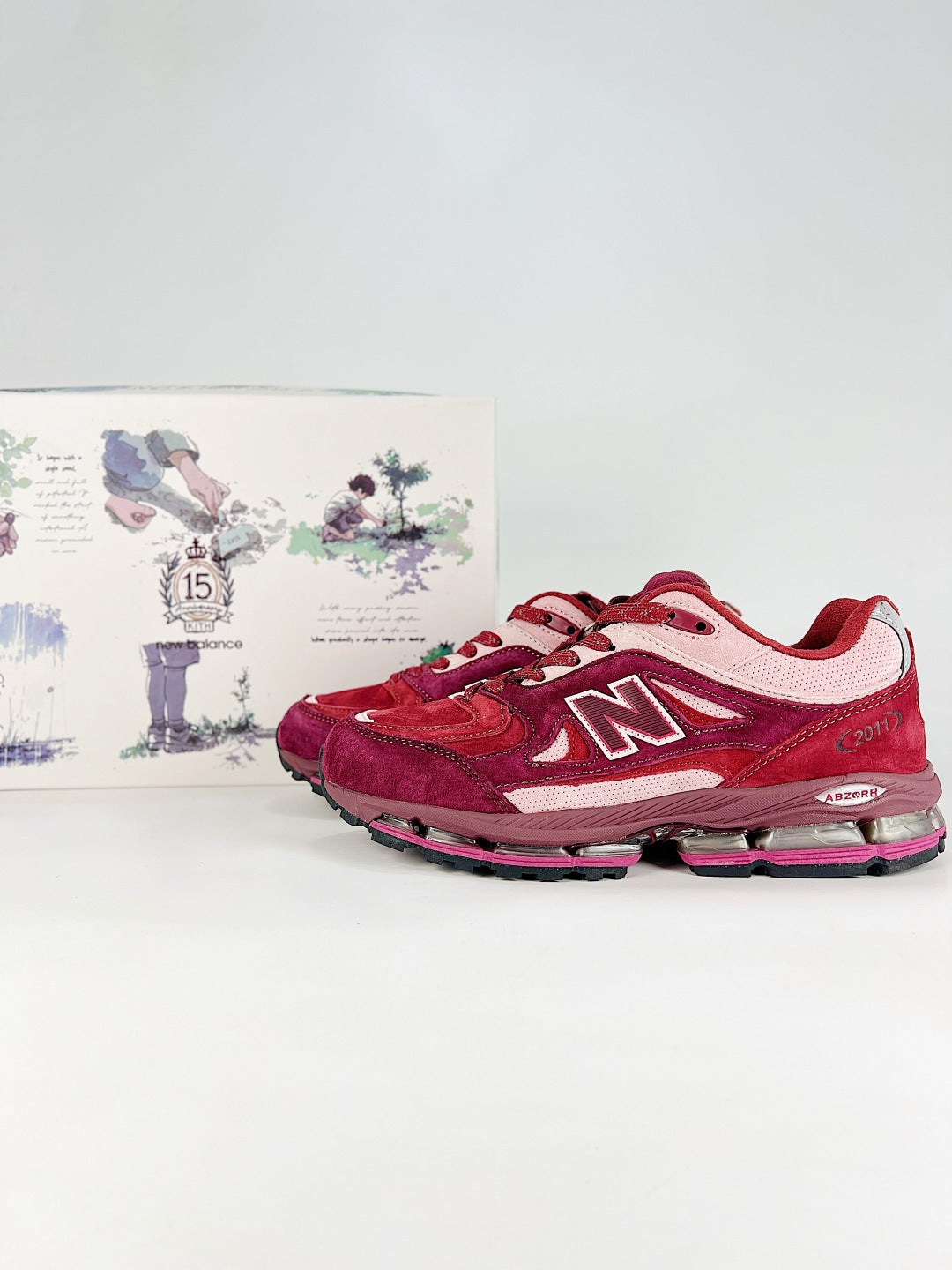 New Balance 2011 in Burgundy & Cream – Retro Running-Inspired Low-Top Sneakers for Casual Streetwear