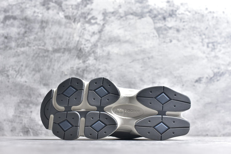 New Balance 9060 in Grey & White – Retro Chunky Low-Top Sneakers for Casual Streetwear