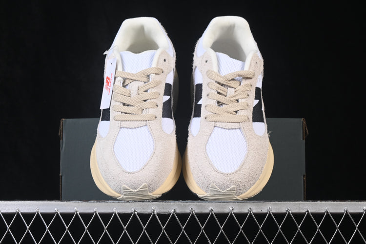 New Balance WRPD Runner in White & Grey – Retro-Inspired Chunky Low-Top Lifestyle Sneakers