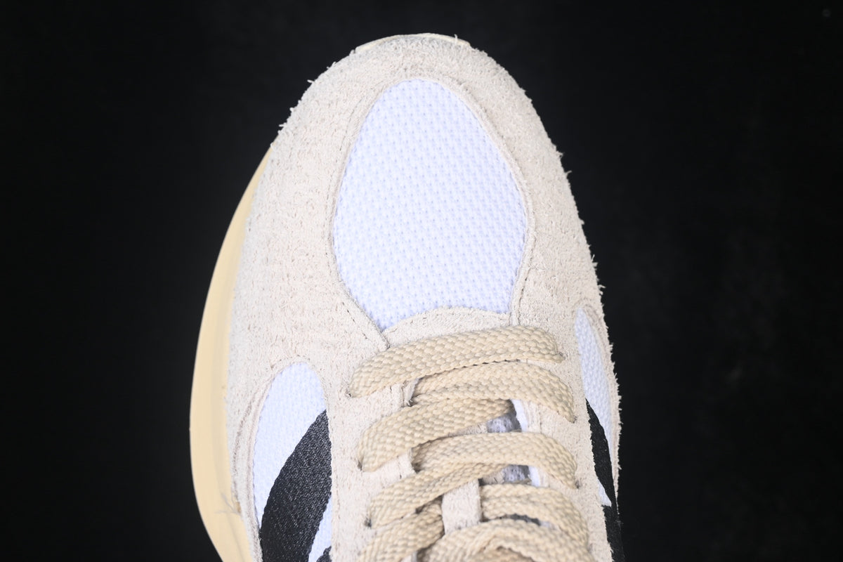New Balance WRPD Runner in White & Grey – Retro-Inspired Chunky Low-Top Lifestyle Sneakers