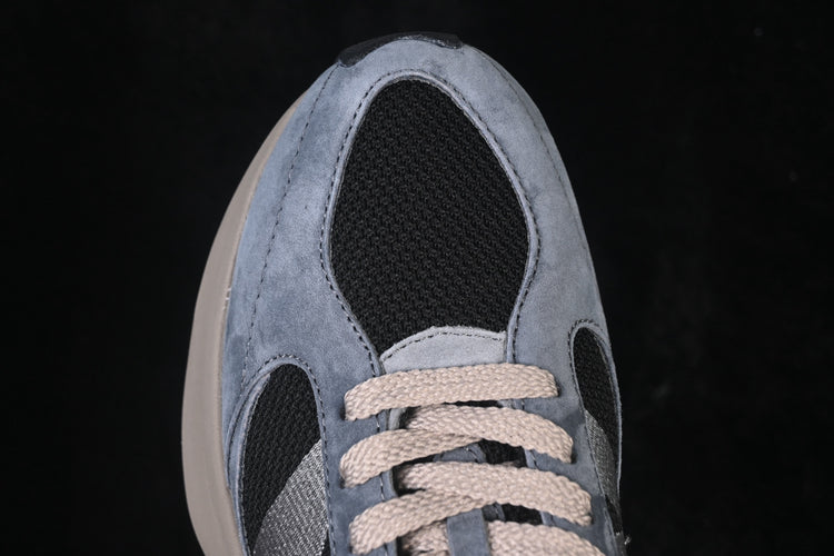 New Balance WRPD Runner in Grey & Silver – Chunky Low-Top Lifestyle Sneakers for Casual Streetwear